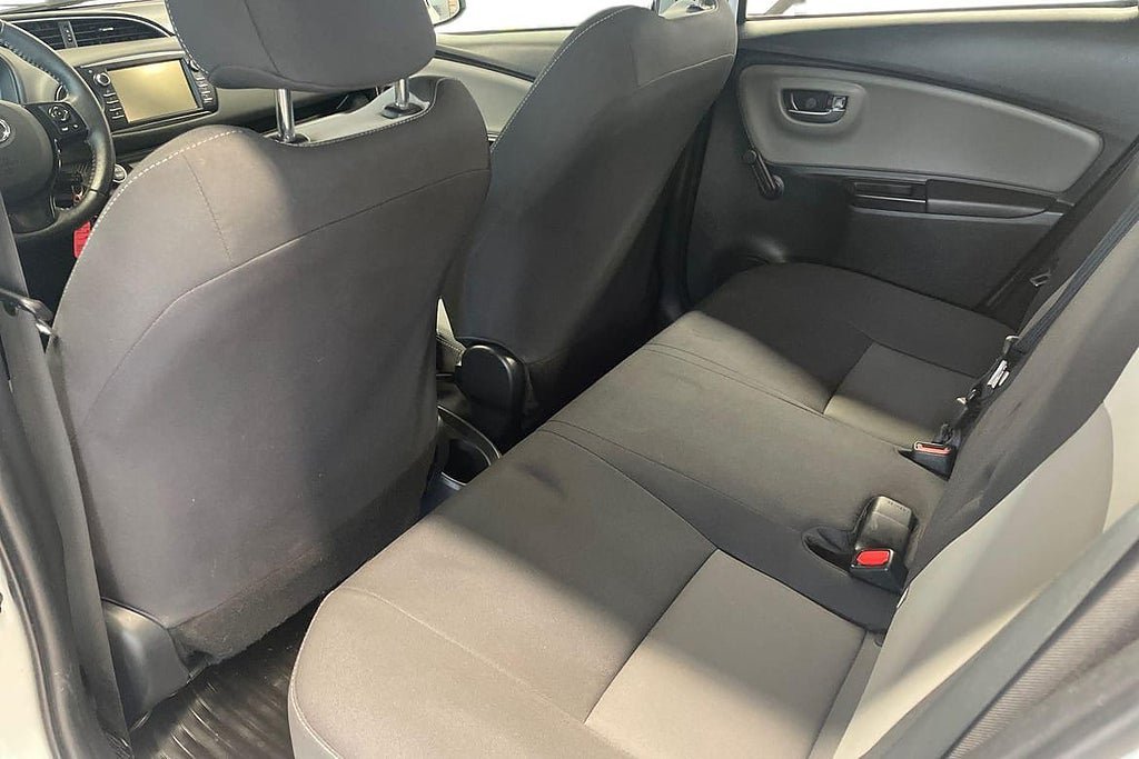 Vehicle Image 13