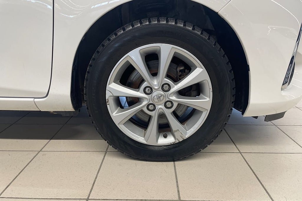 Vehicle Image 17