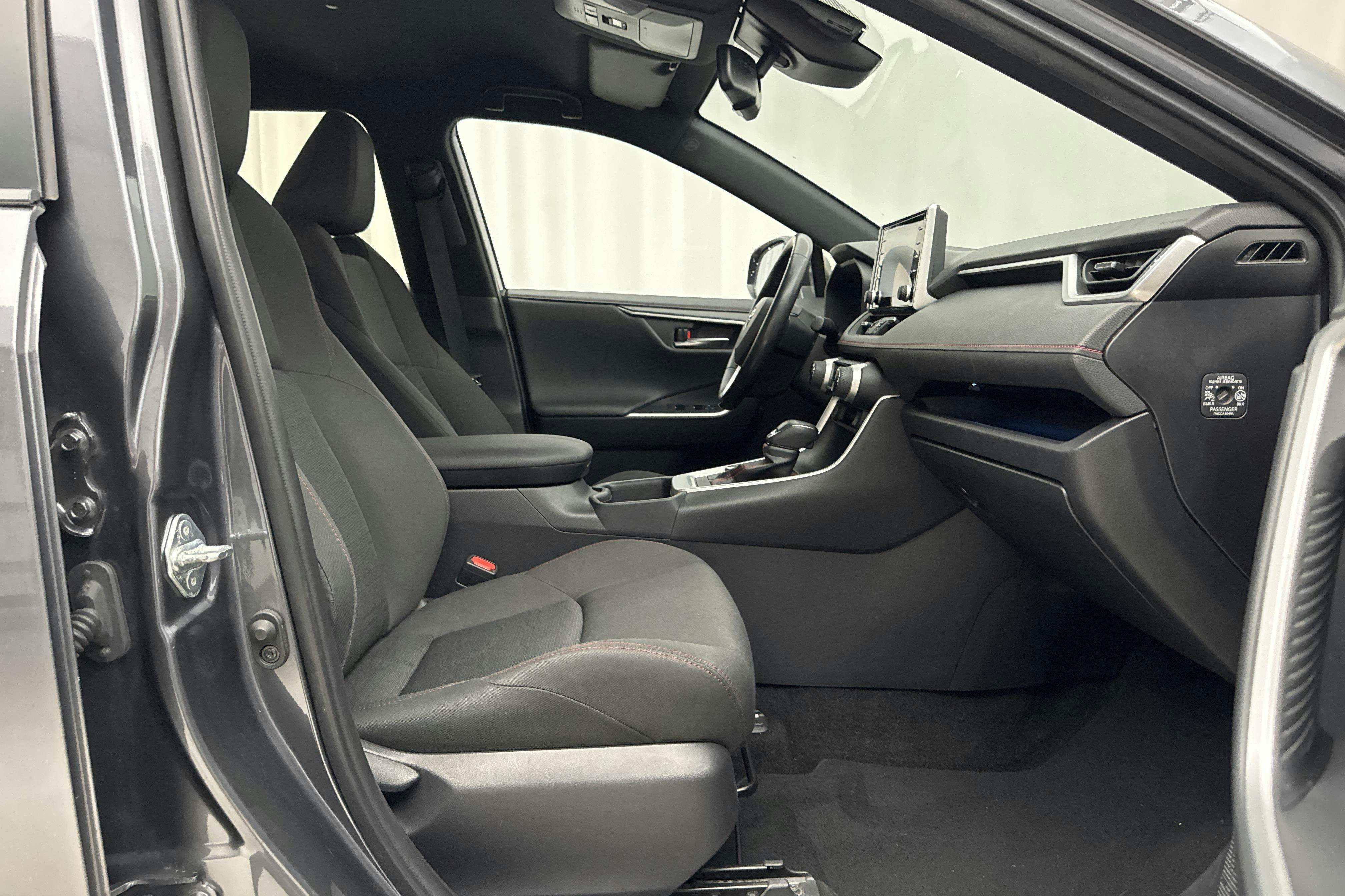 Vehicle Image 7