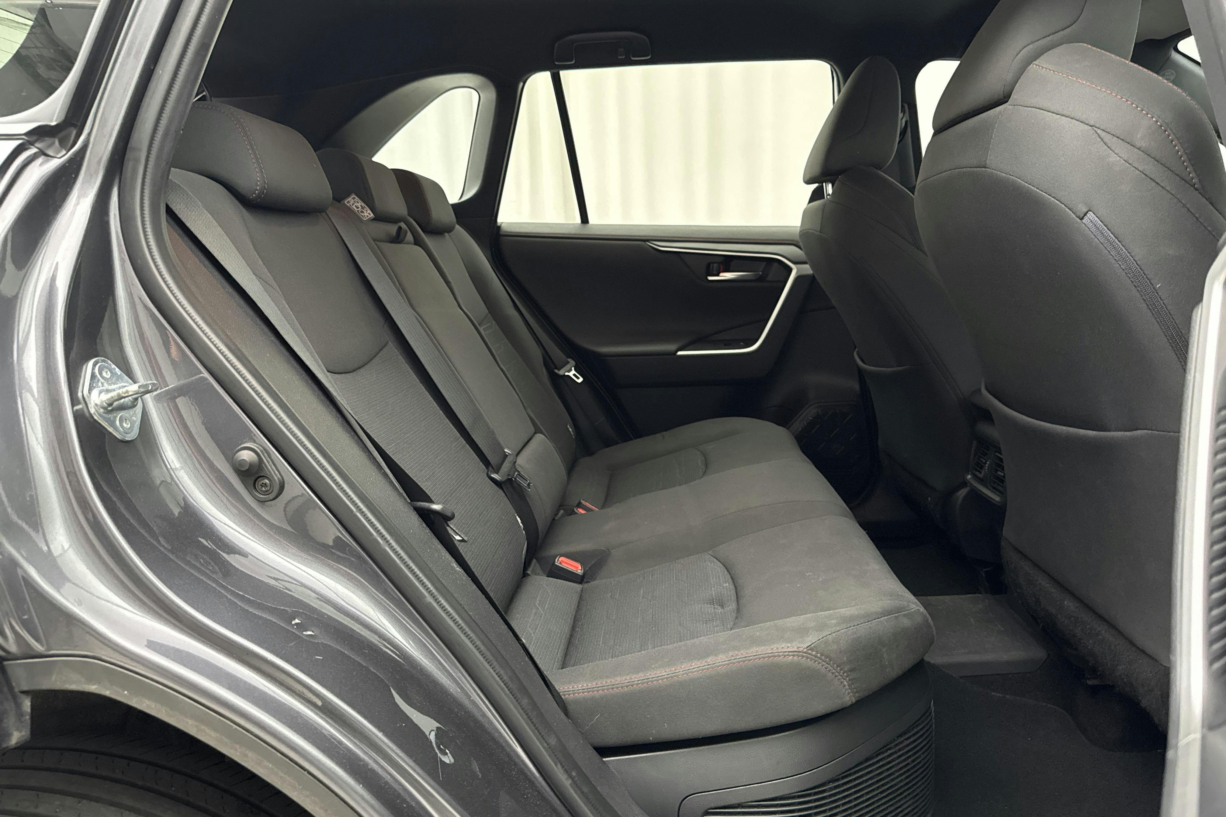 Vehicle Image 8