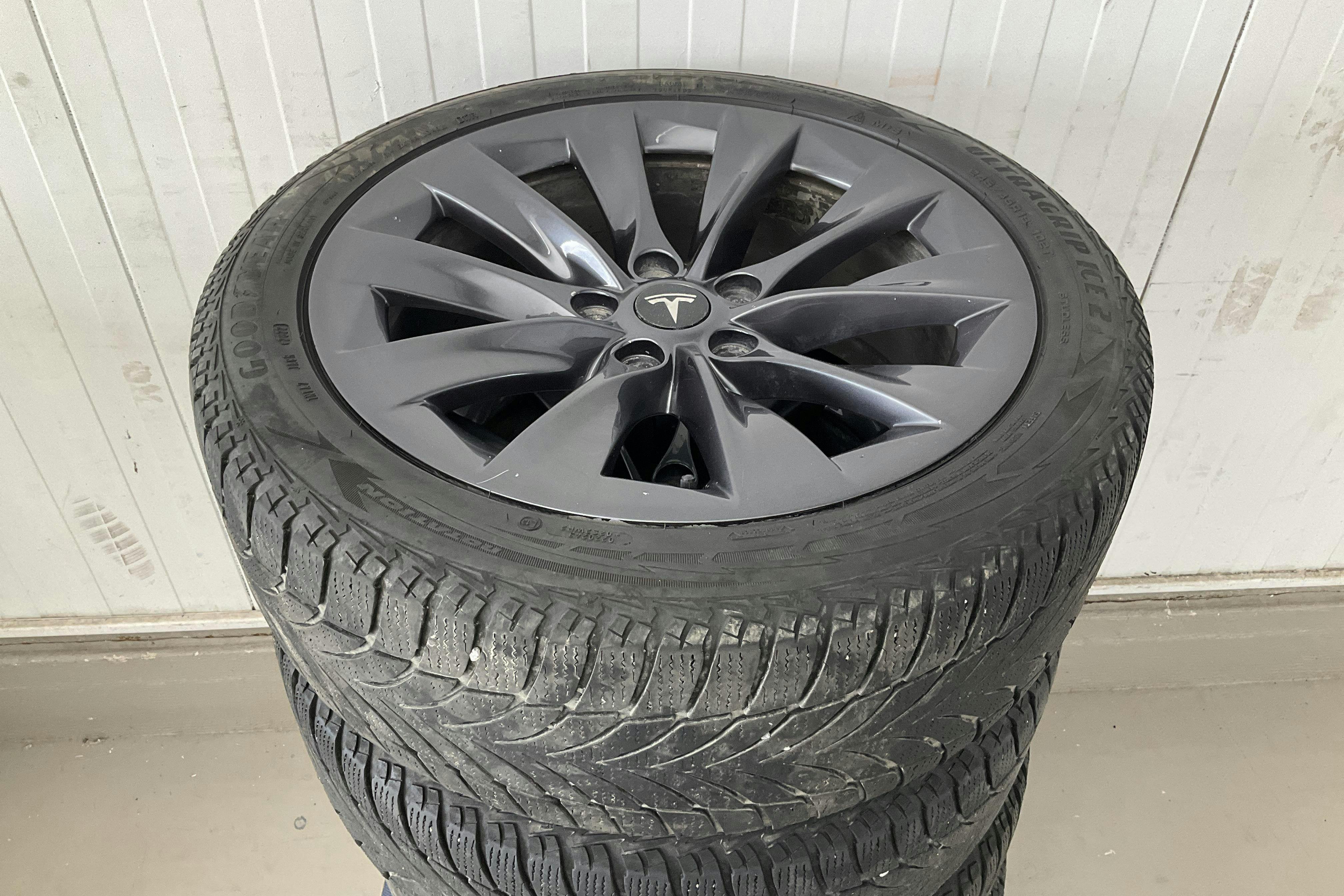 Vehicle Image 21