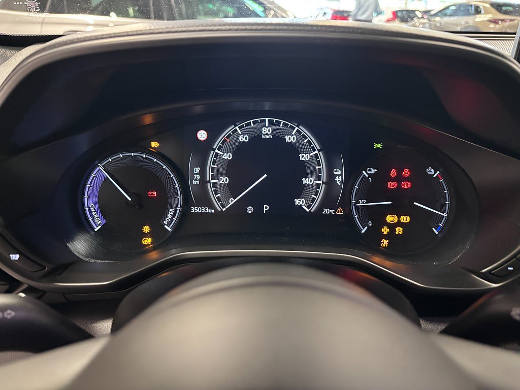 Vehicle Image 9