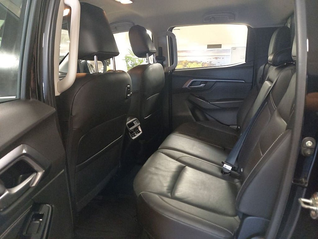 Vehicle Image 11