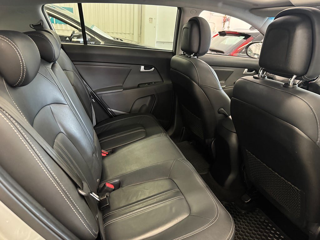 Vehicle Image 19