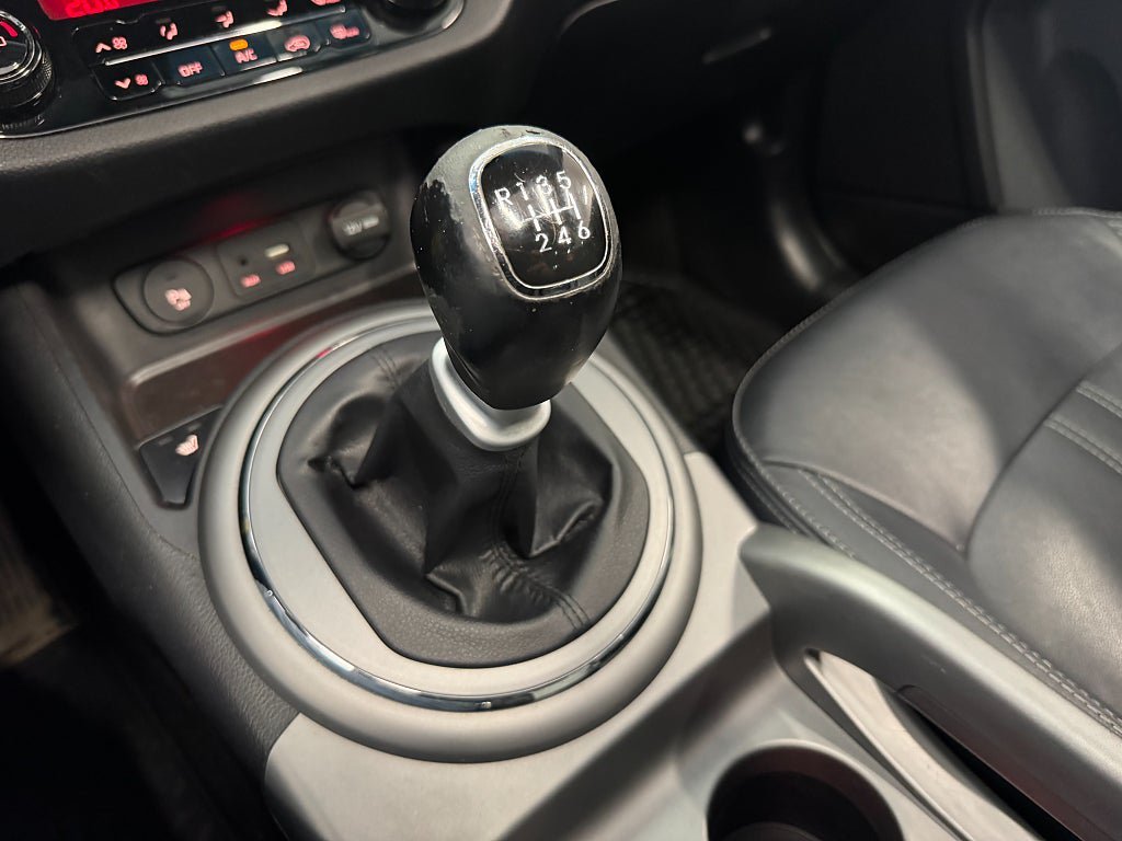 Vehicle Image 24