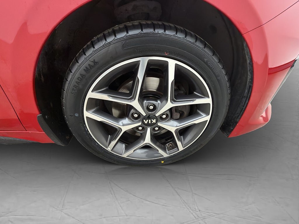 Vehicle Image 25