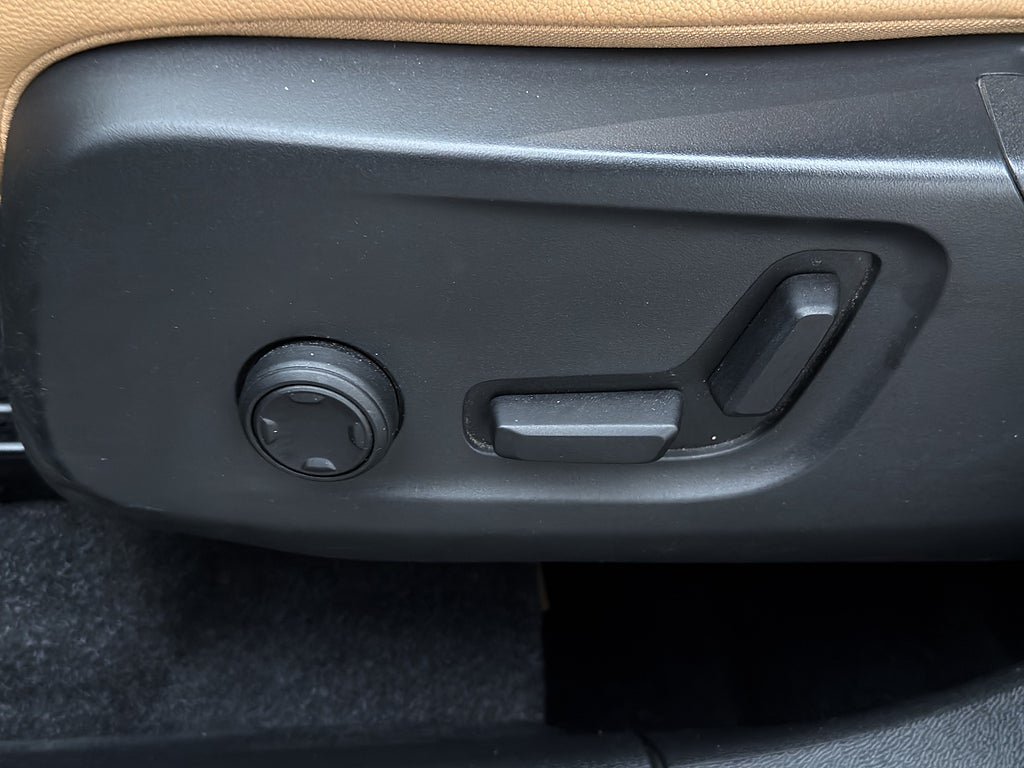 Vehicle Image 28