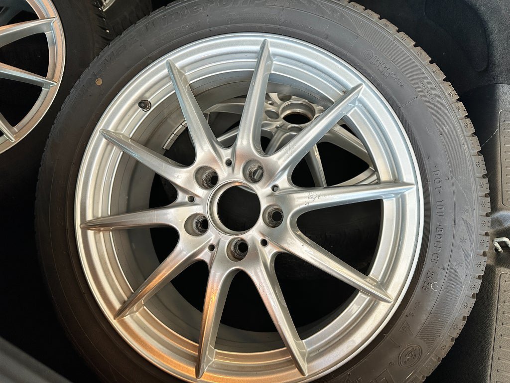 Vehicle Image 17