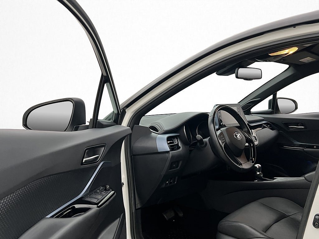 Vehicle Image 8