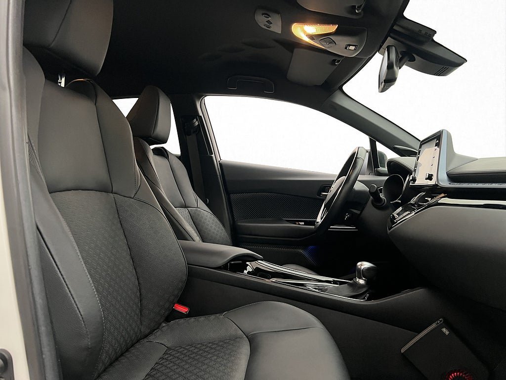 Vehicle Image 11