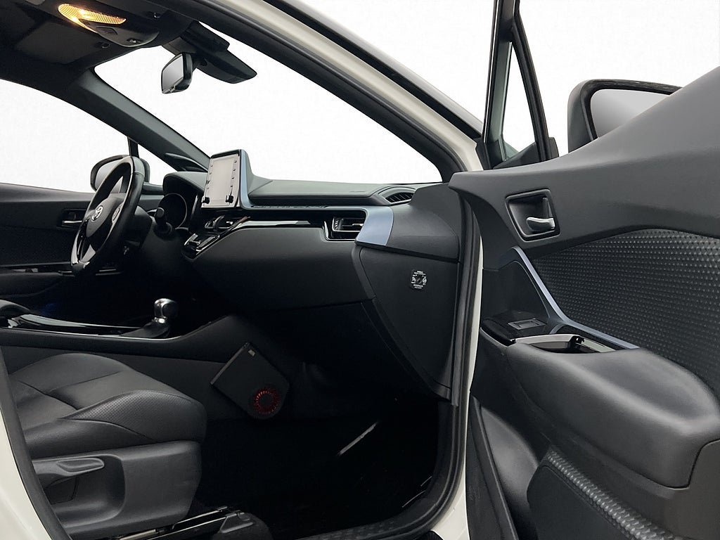 Vehicle Image 12