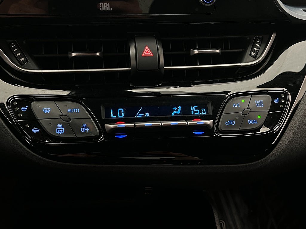 Vehicle Image 23