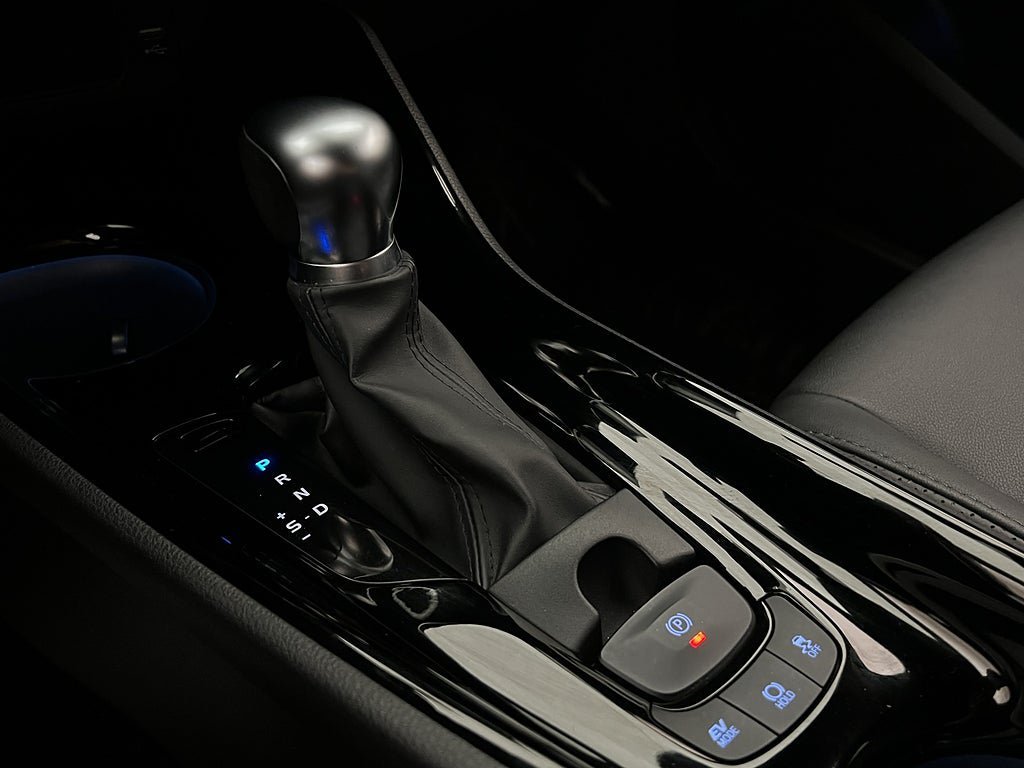 Vehicle Image 24