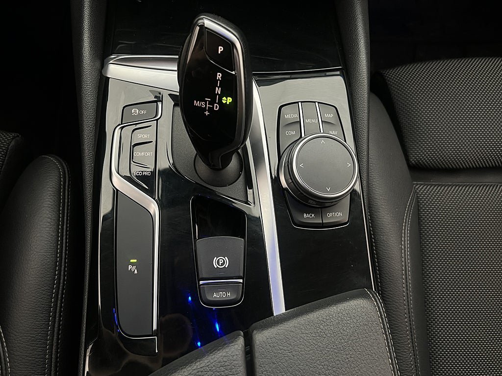 Vehicle Image 24