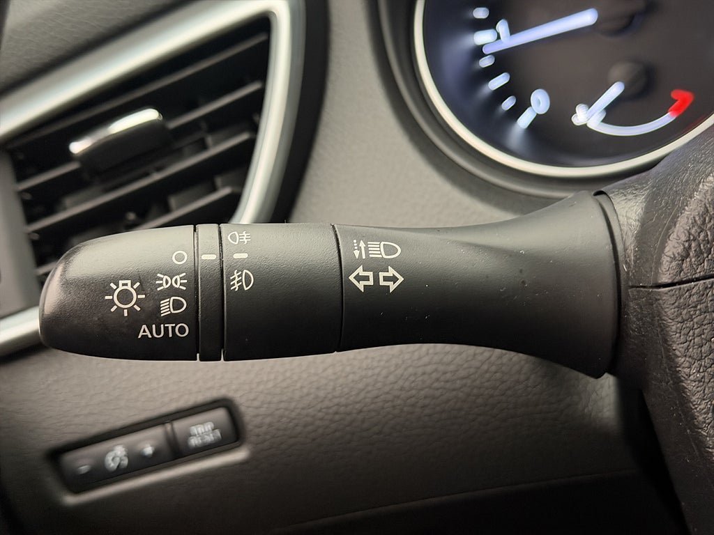 Vehicle Image 27
