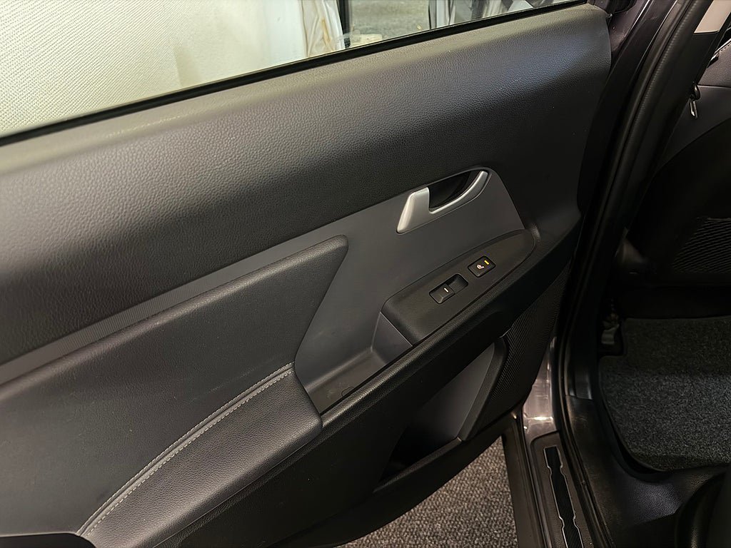 Vehicle Image 19