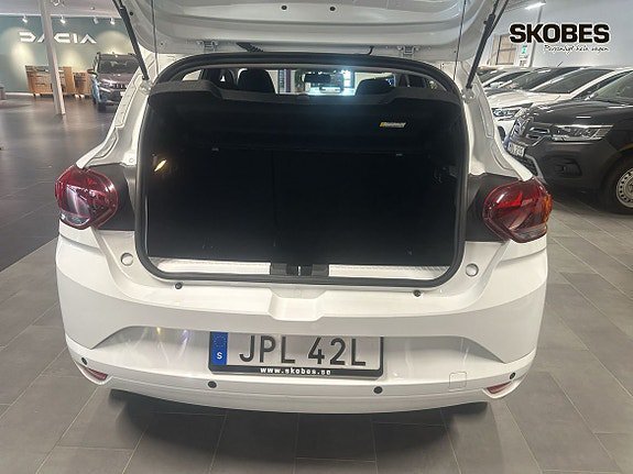Vehicle Image 15