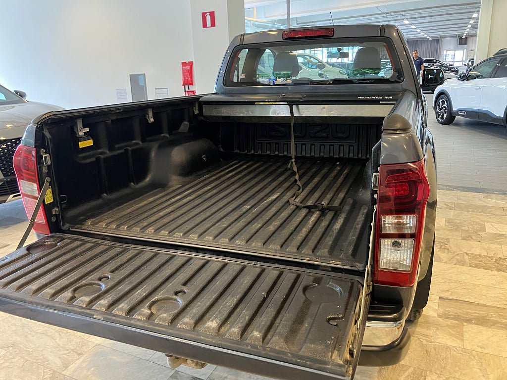 Vehicle Image 9