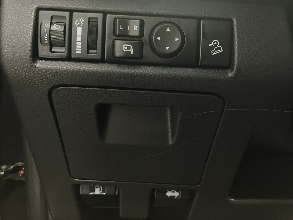 Vehicle Image 17