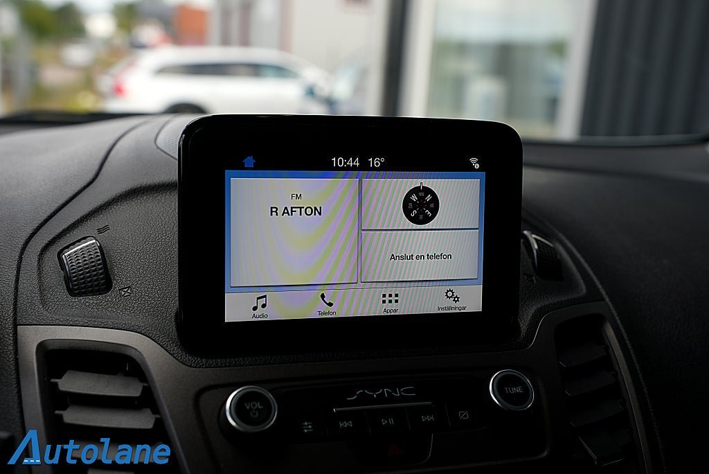 Vehicle Image 16