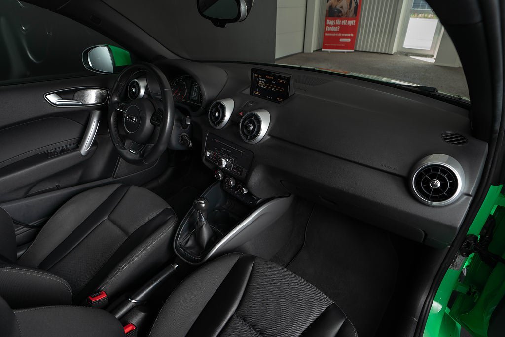 Vehicle Image 16