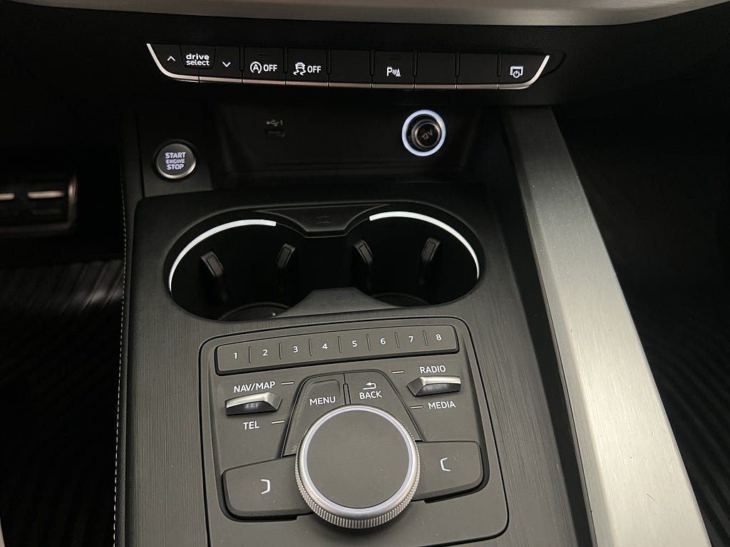 Vehicle Image 27