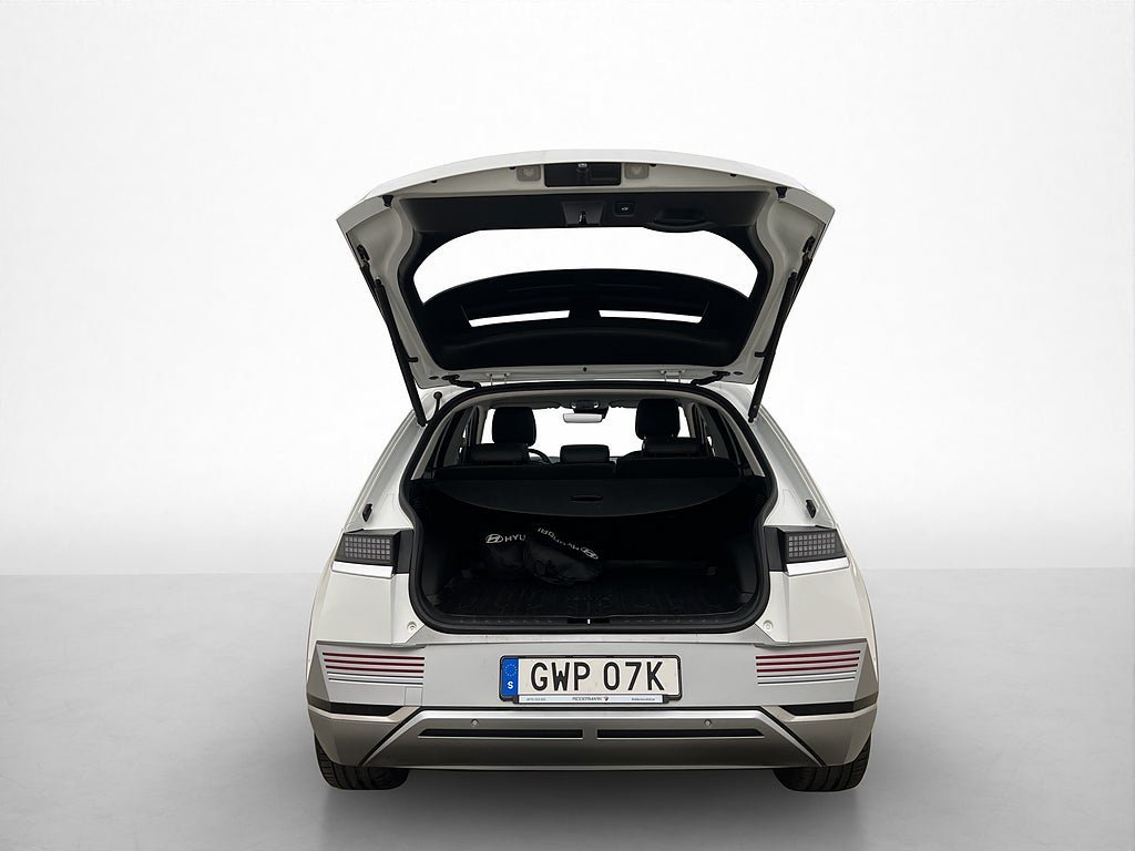 Vehicle Image 9