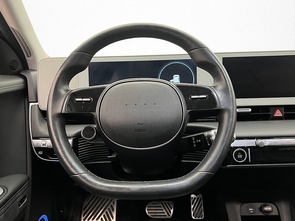 Vehicle Image 16