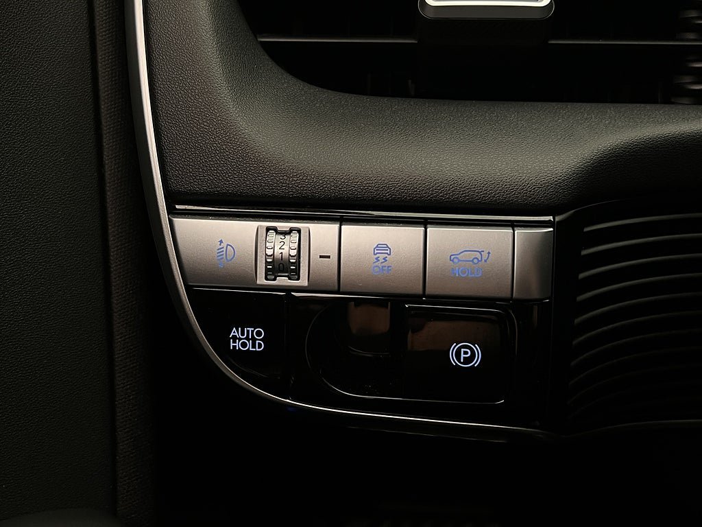 Vehicle Image 32
