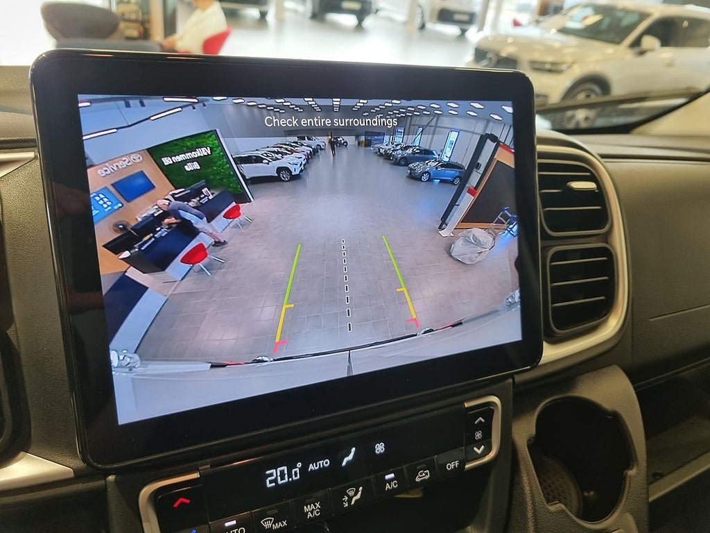 Vehicle Image 12