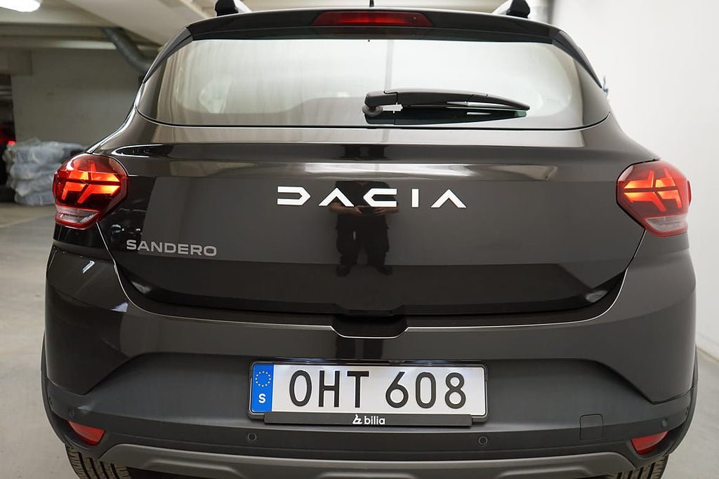 Vehicle Image 13