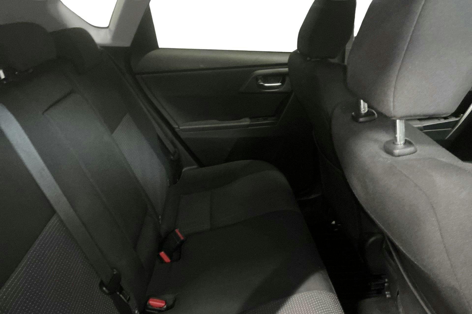 Vehicle Image 8
