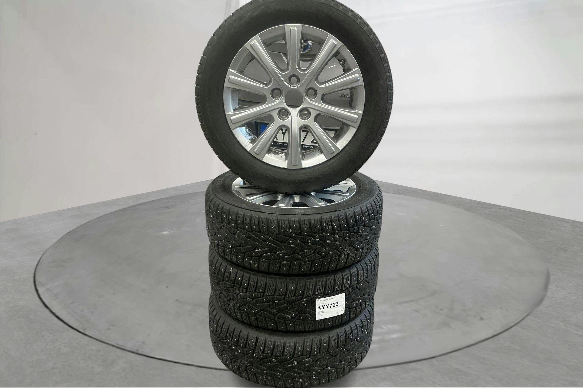 Vehicle Image 12