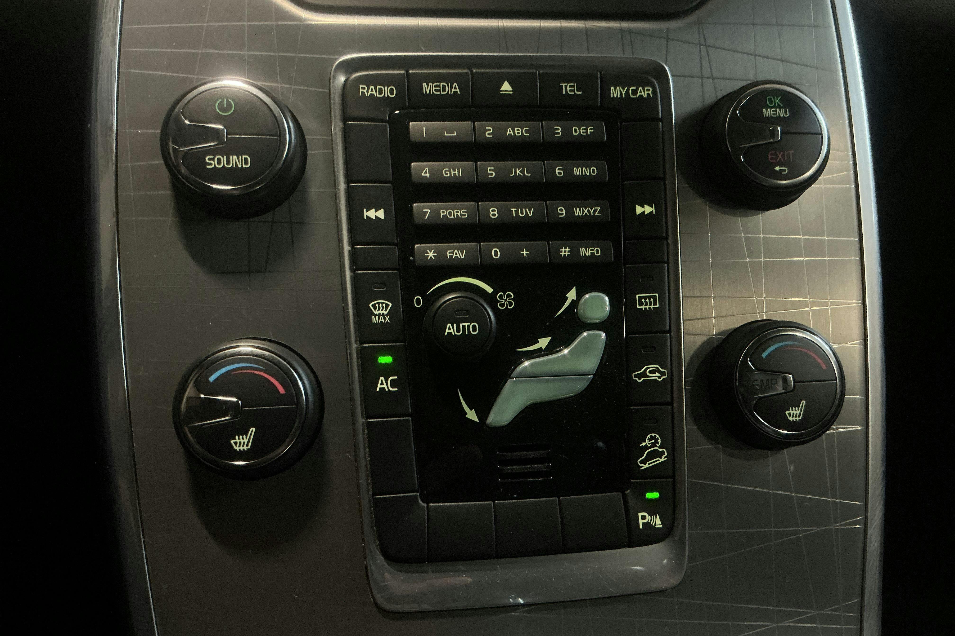 Vehicle Image 12