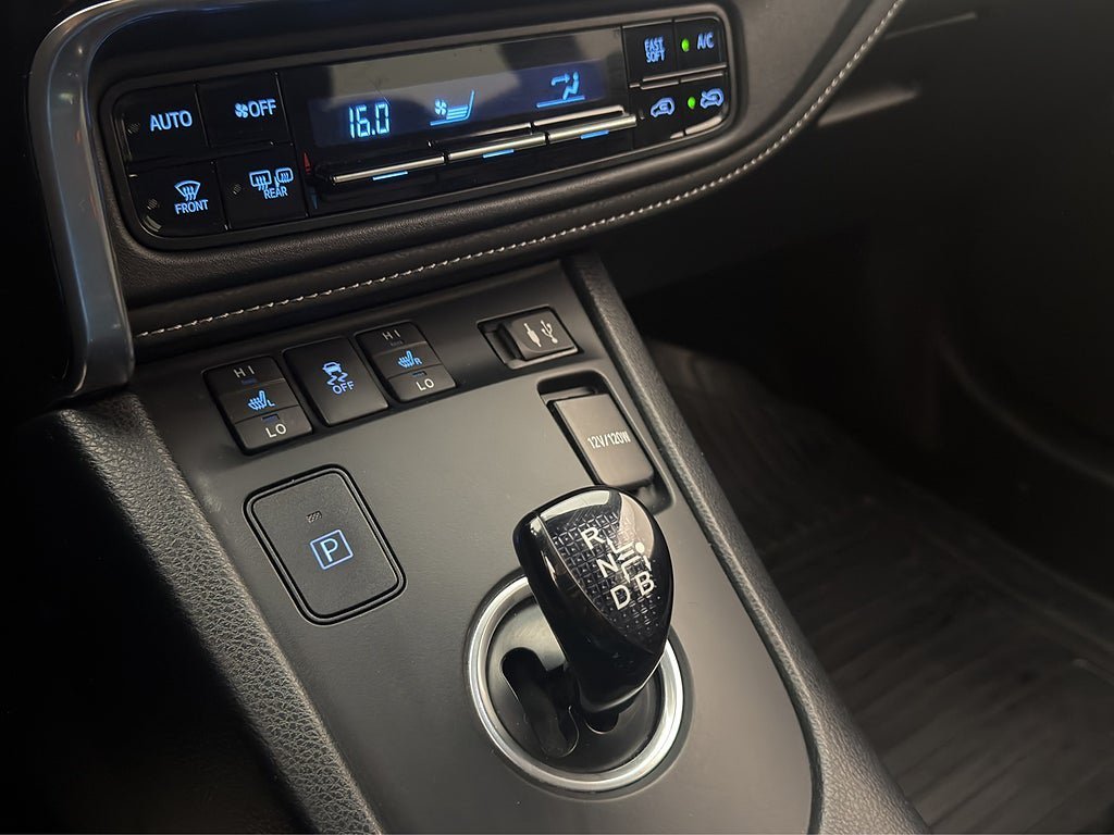 Vehicle Image 24