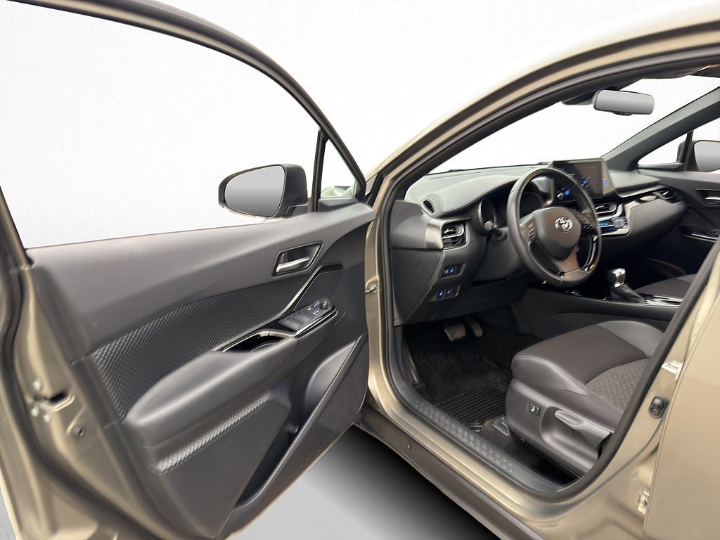 Vehicle Image 10