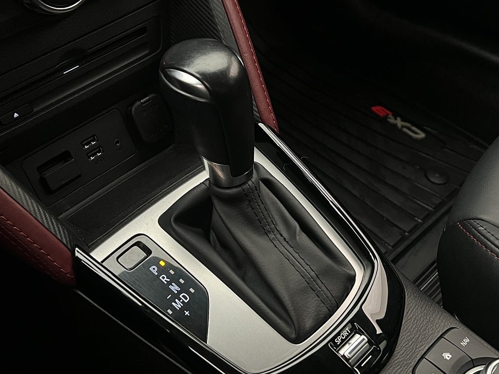 Vehicle Image 25