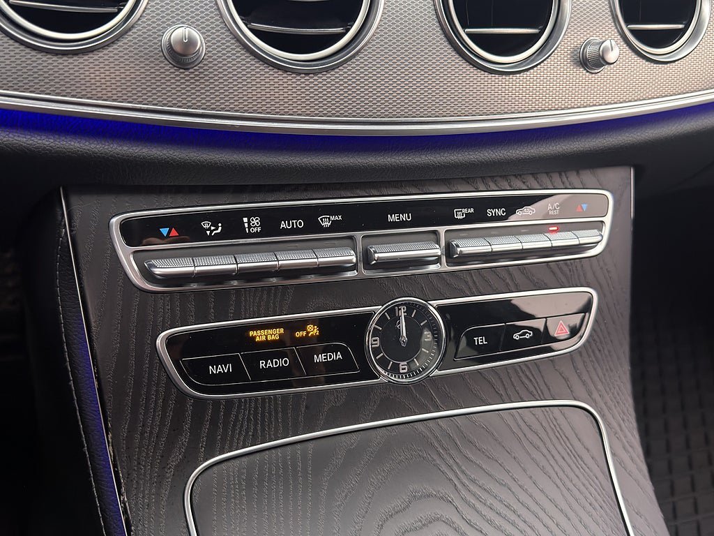 Vehicle Image 29