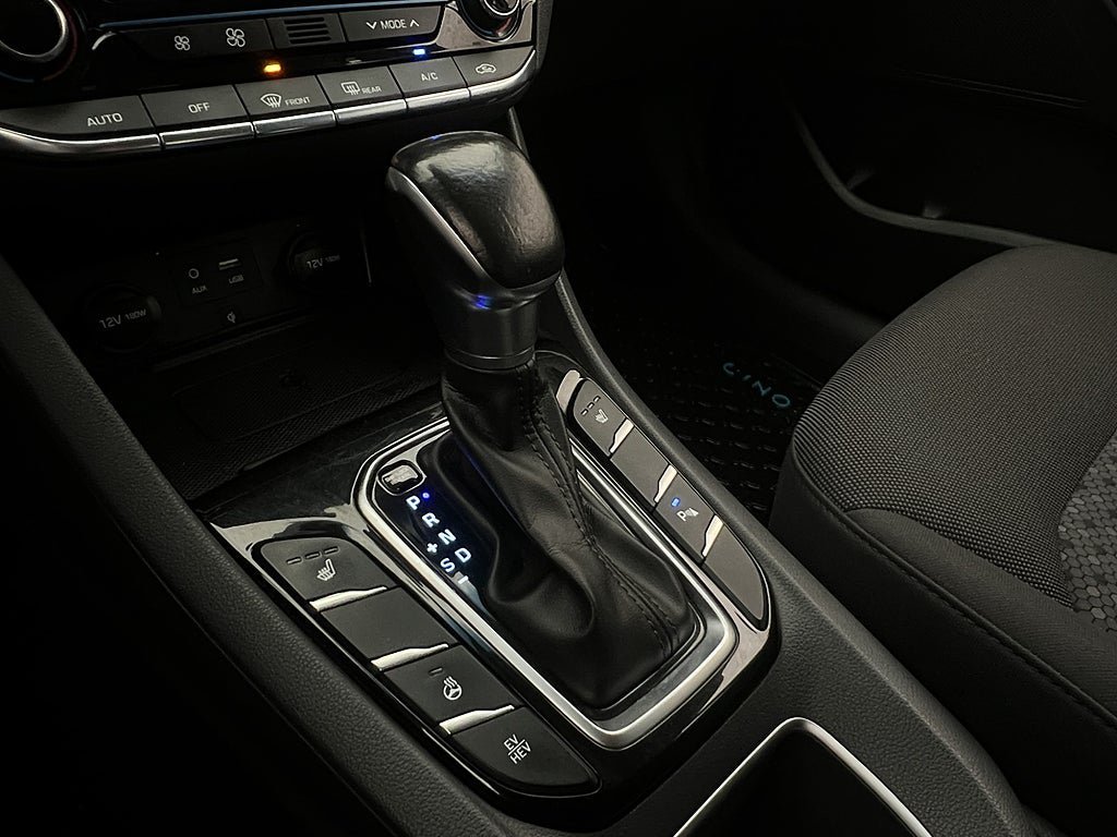 Vehicle Image 21