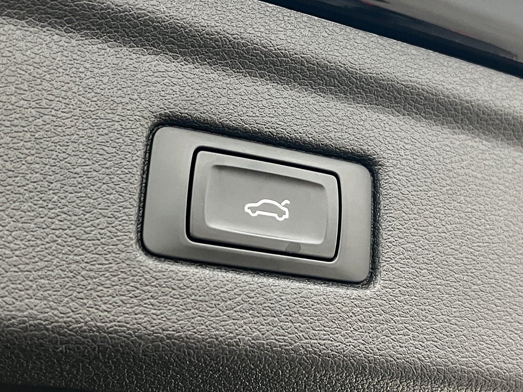Vehicle Image 27