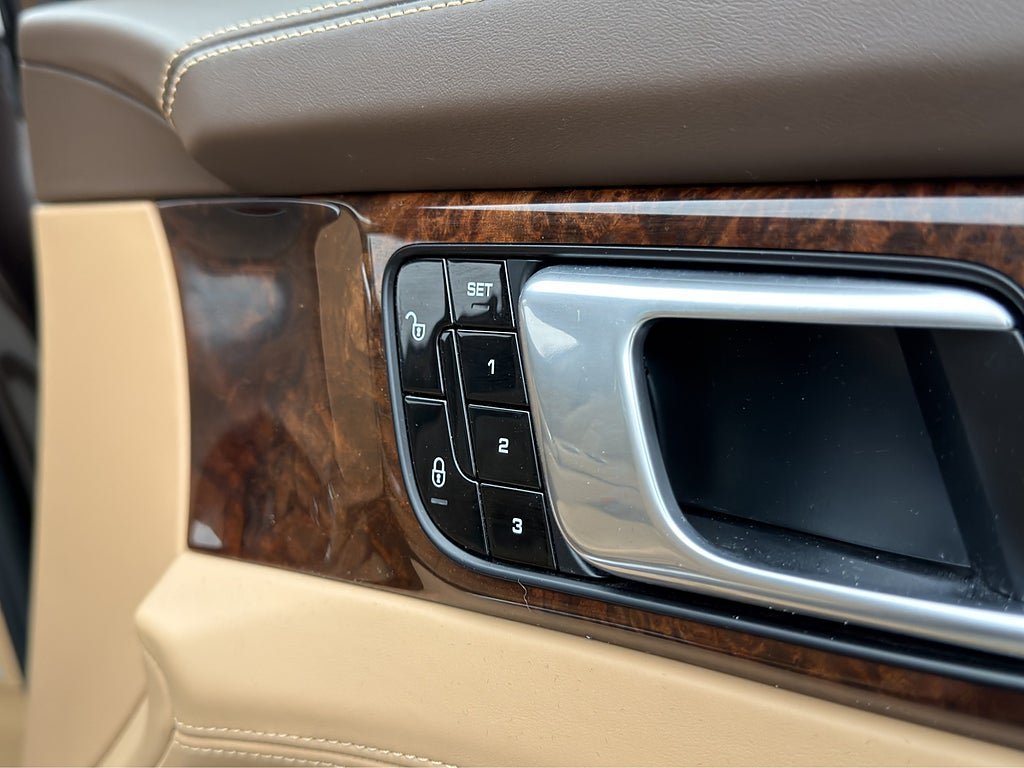 Vehicle Image 30