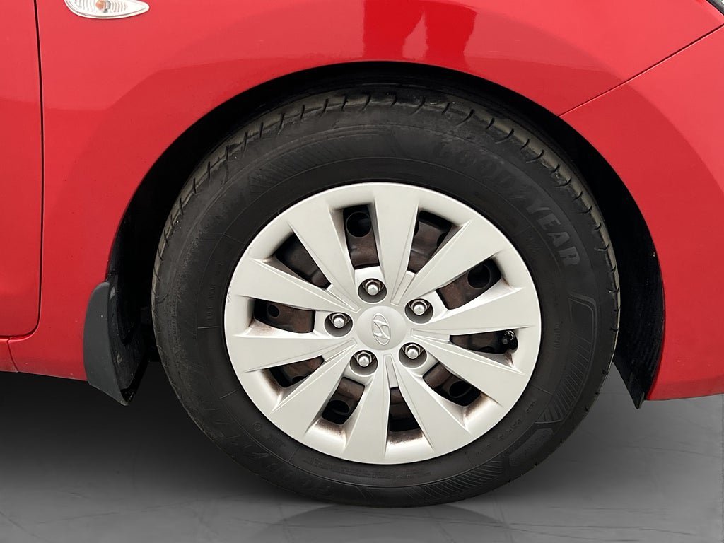 Vehicle Image 23