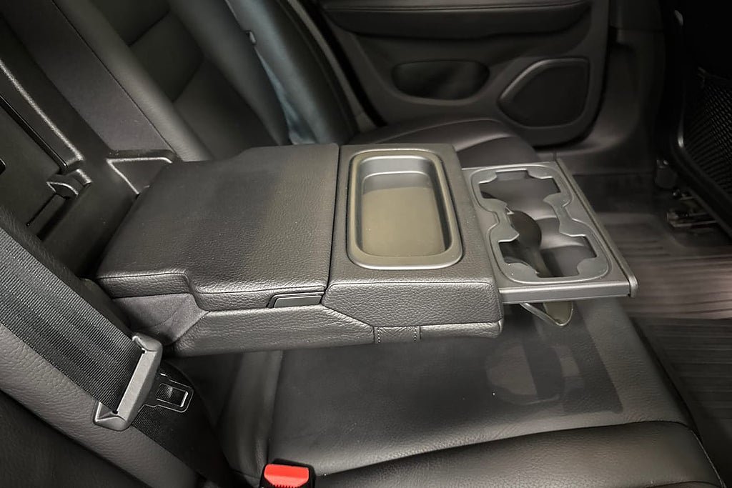 Vehicle Image 16