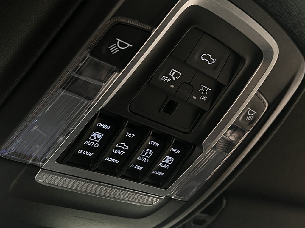 Vehicle Image 34