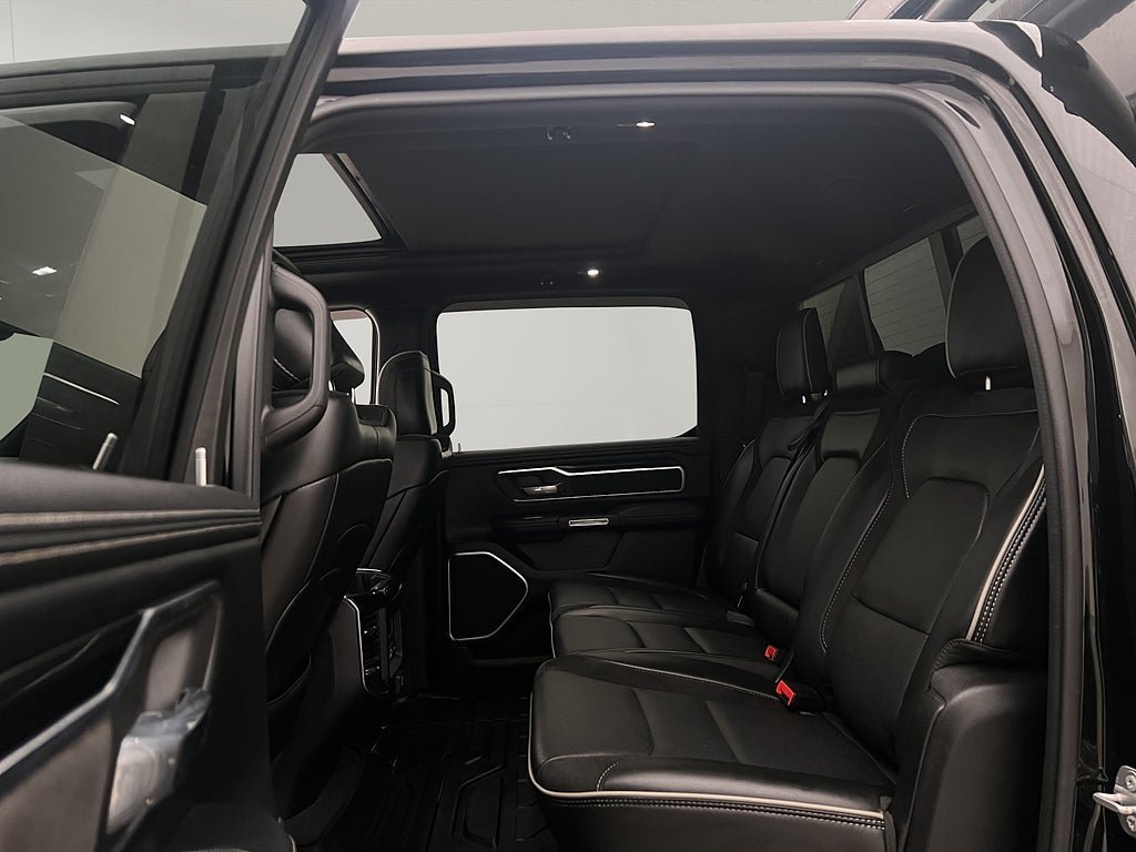 Vehicle Image 35