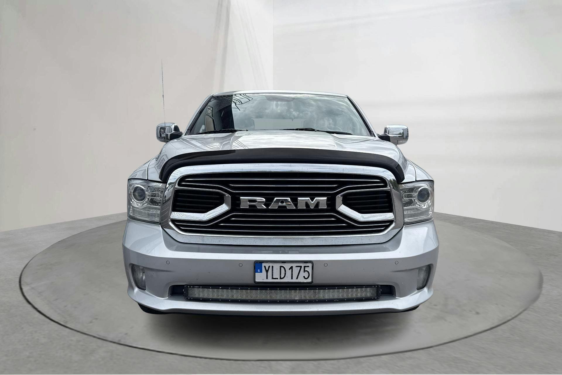 Vehicle Image 4