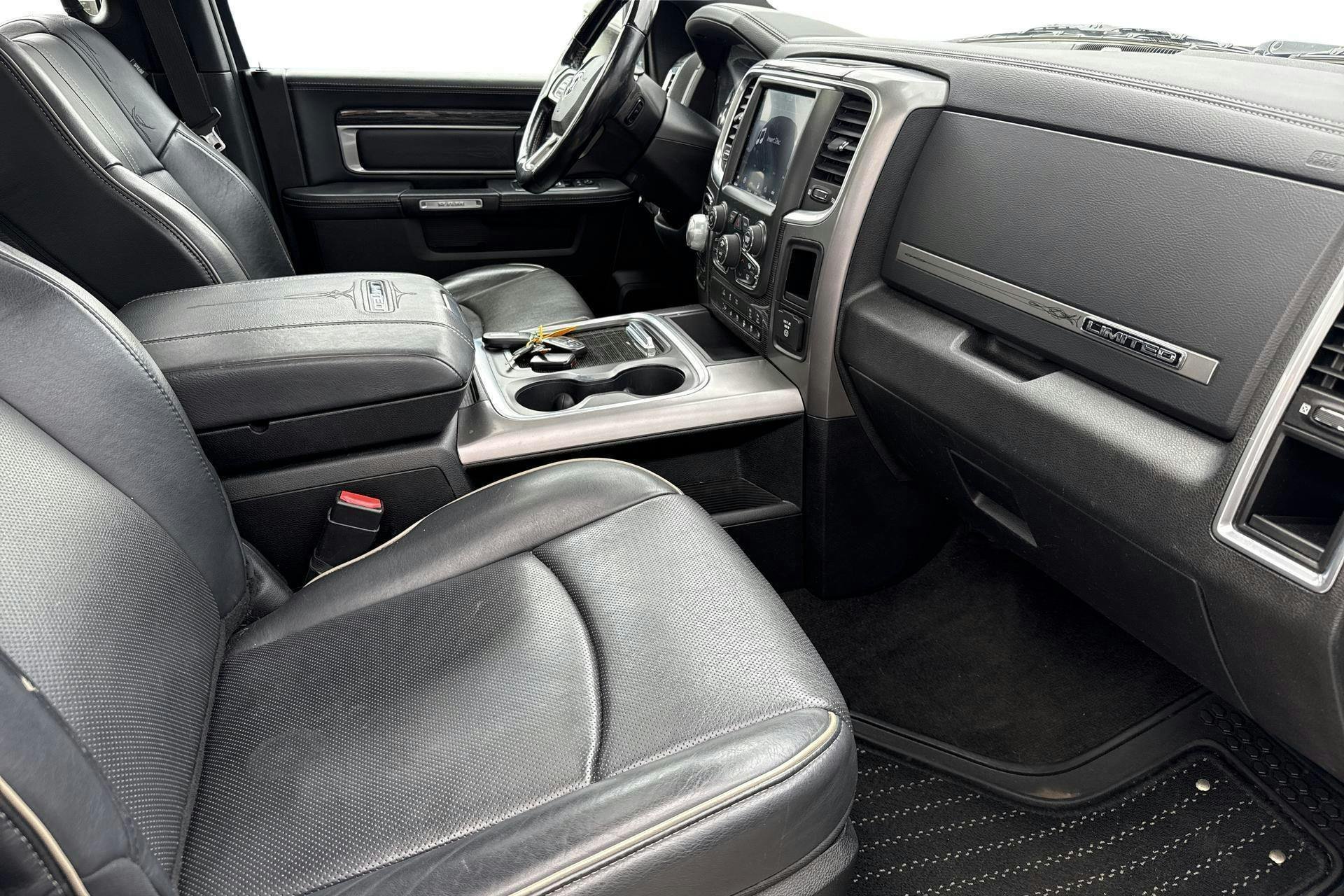 Vehicle Image 7