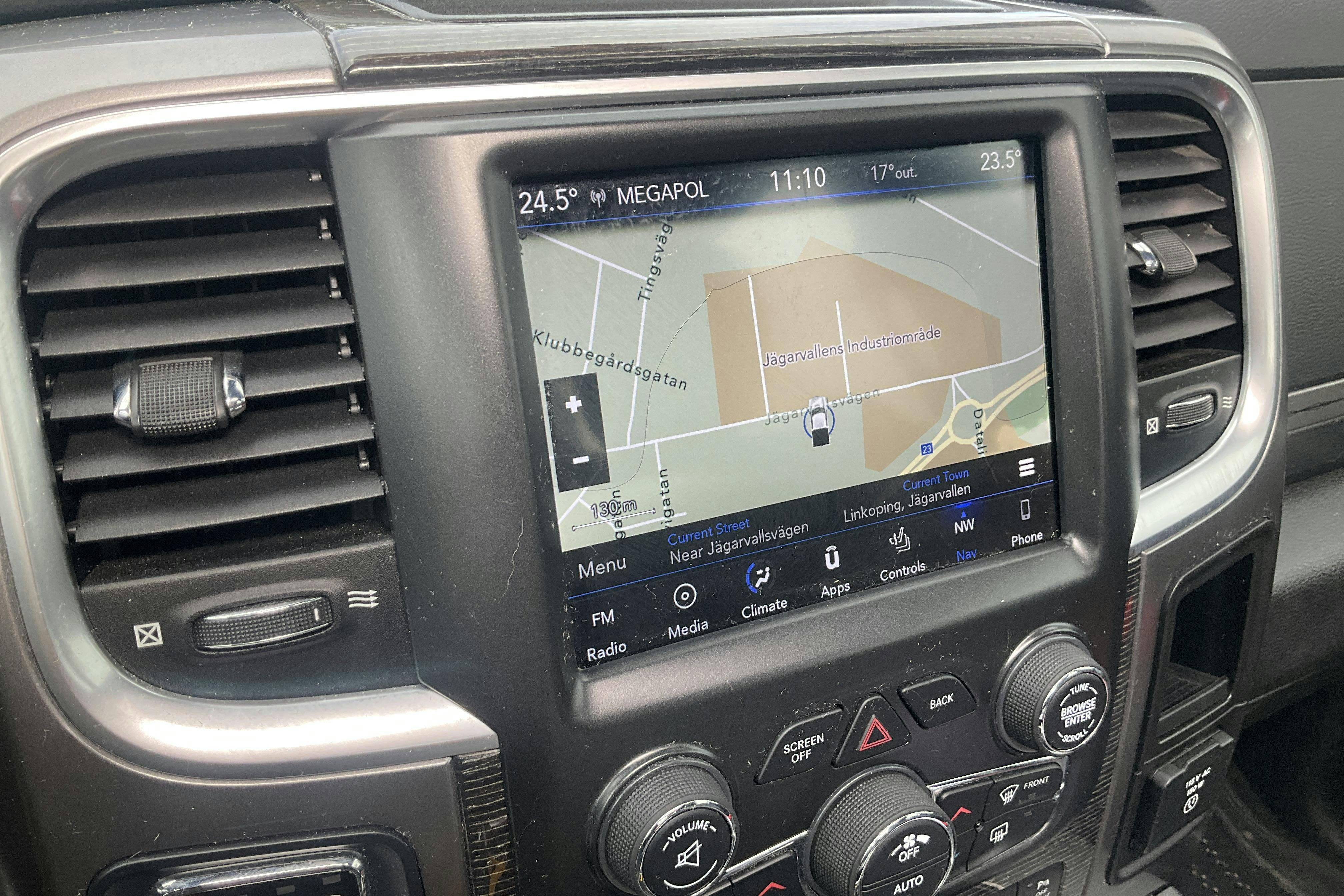 Vehicle Image 12