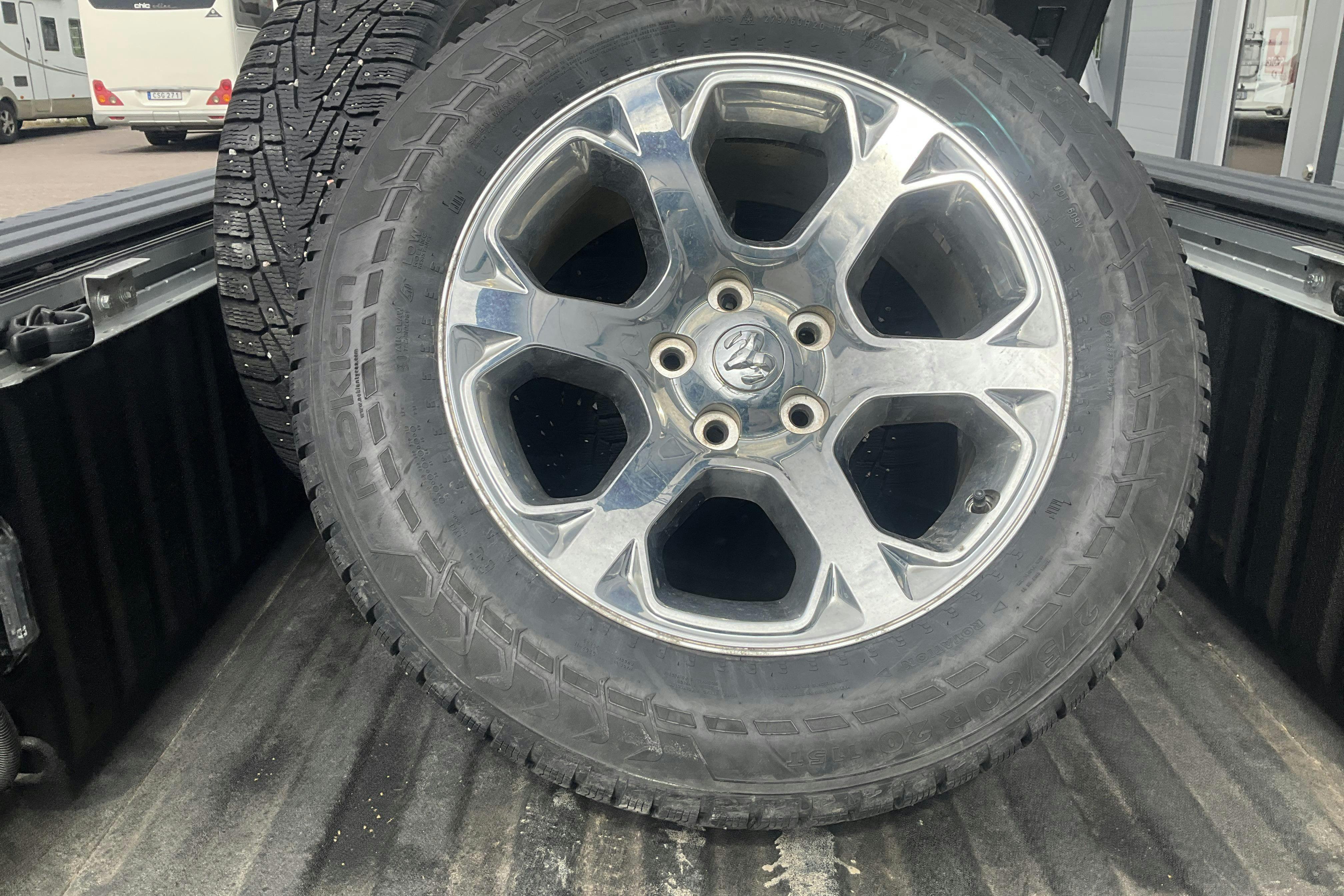 Vehicle Image 21