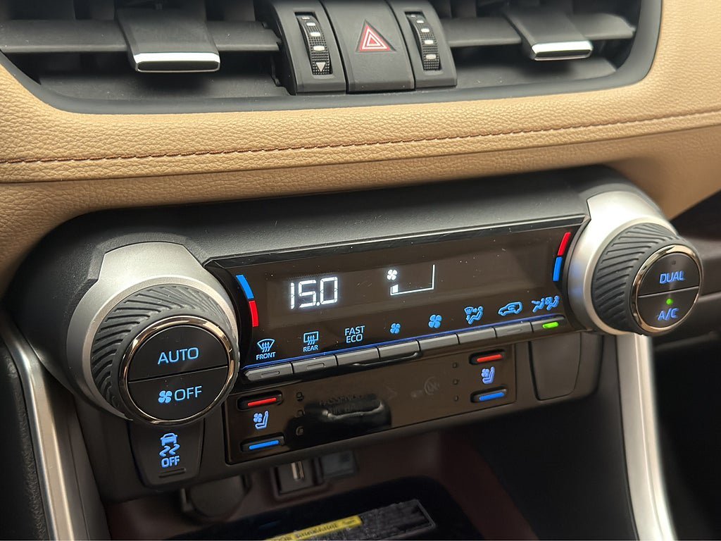 Vehicle Image 26